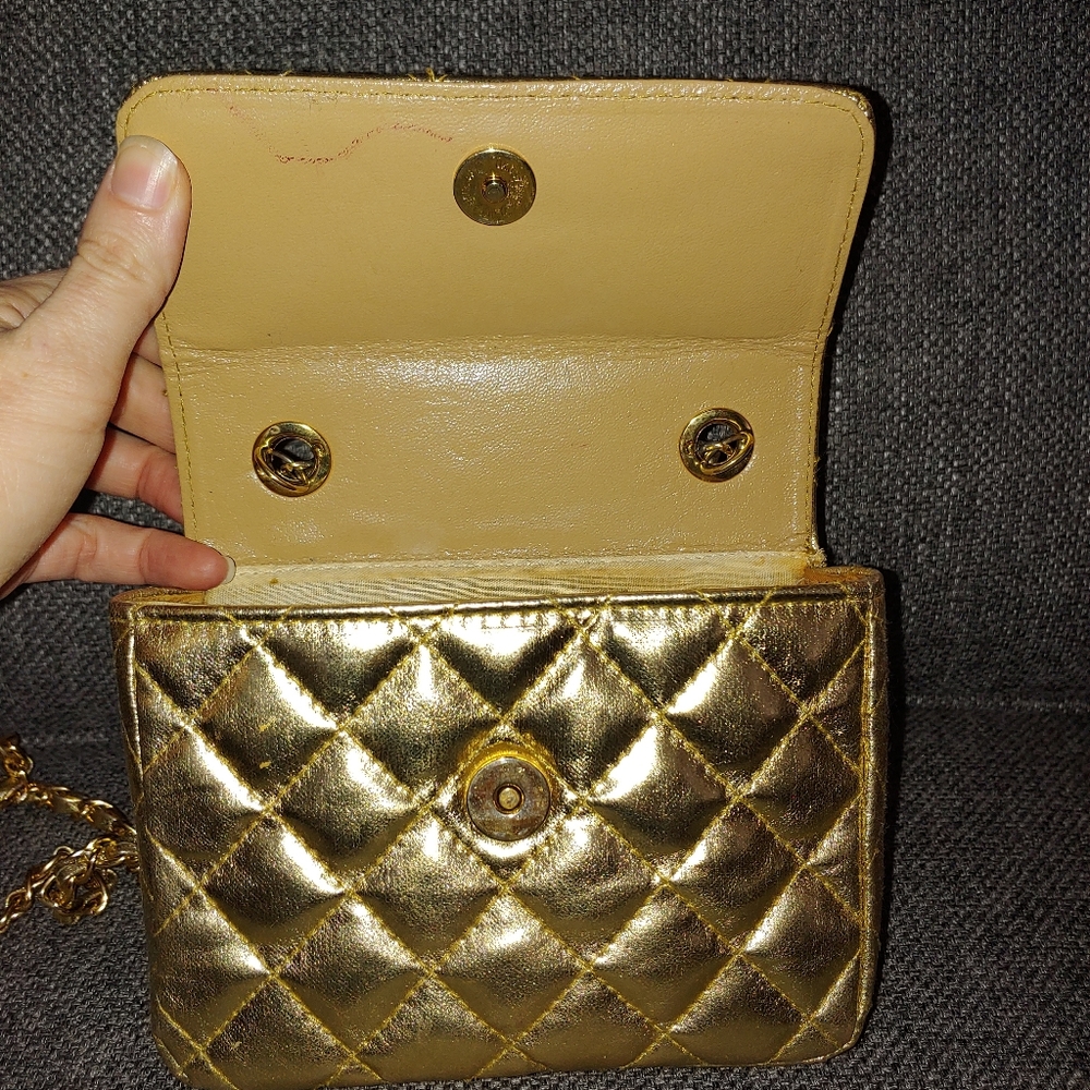 Vintage gold purse with long strap - Picture 13 of 16